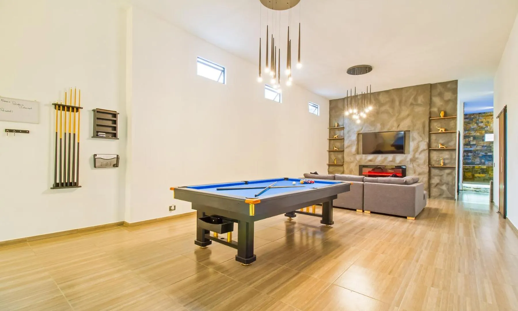 Massive Jacuzzi - 6 Bedroom With Private Bathroom - 1 Block From Lleras P11 Медельин 0*,  Колумбия
