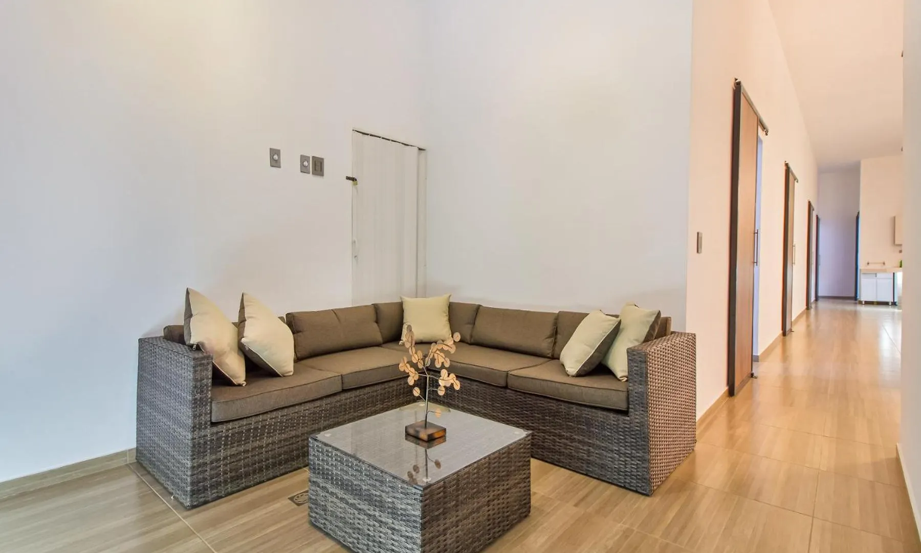 Апартаменты Massive Jacuzzi - 6 Bedroom With Private Bathroom - 1 Block From Lleras P11 Медельин
