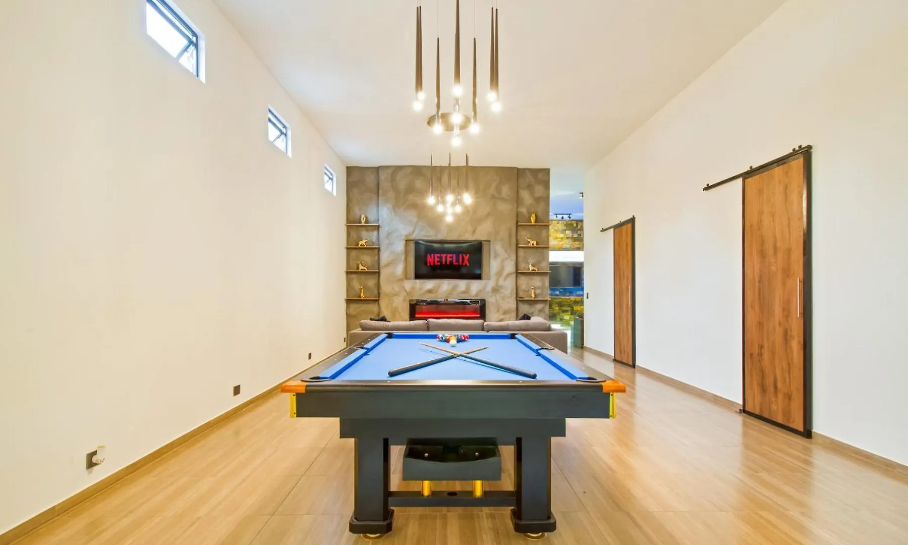 Massive Jacuzzi - 6 Bedroom With Private Bathroom - 1 Block From Lleras P11 Медельин