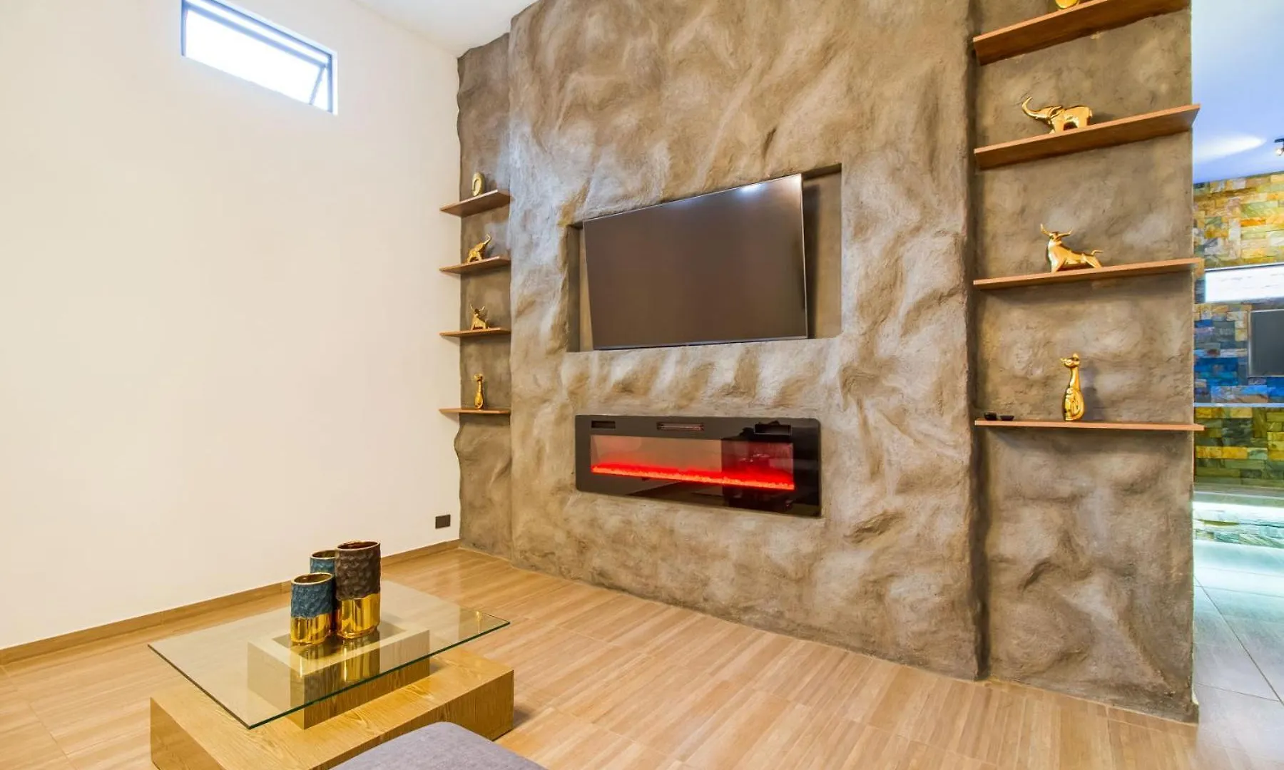 Massive Jacuzzi - 6 Bedroom With Private Bathroom - 1 Block From Lleras P11 Медельин 0*,  Колумбия